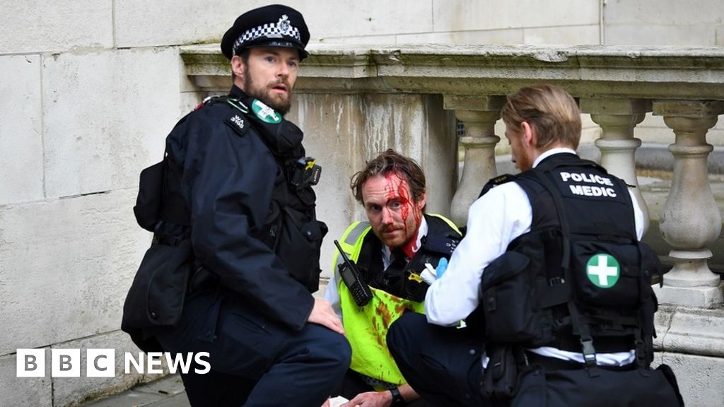 Met Police Assaults Attacks On Officers Up 40 During Lockdown