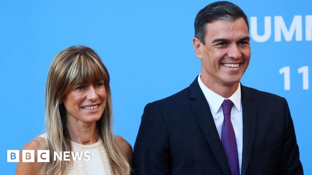Spanish Prime Minister Pedro Sanchez suspends his public duties while his wife faces investigation