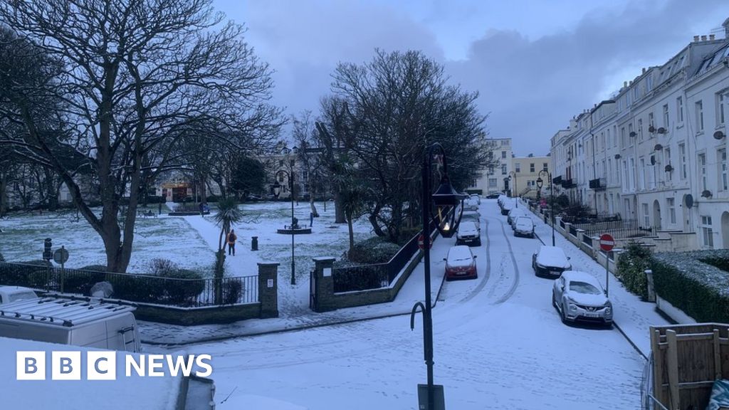 Snow and ice closes schools and disrupts travel on Isle of Man