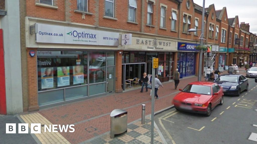 Plans passed to open strip club near nursery in Reading - BBC News