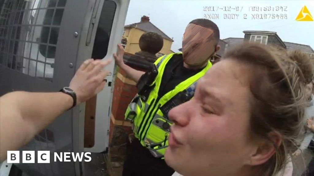 Bodycam Footage Shows Pregnant Travellers Cardiff Arrest Bbc News