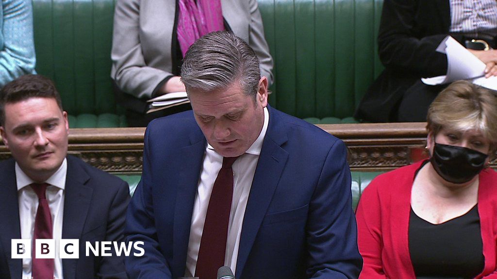 Covid: Starmer says scrapping of restrictions provides 'chaos and disarray'