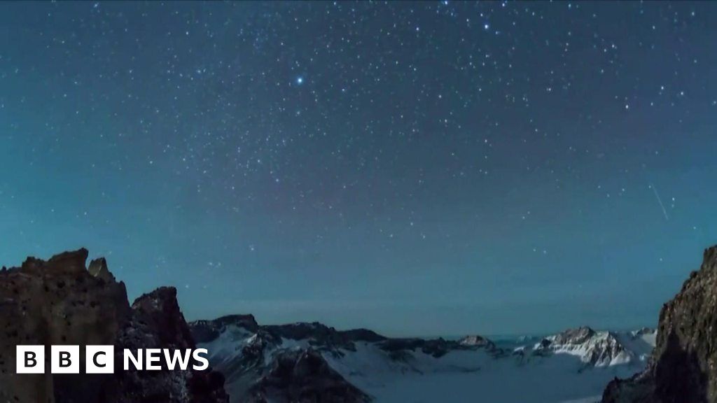 Geminid meteor shower dazzles over northern hemisphere BBC News