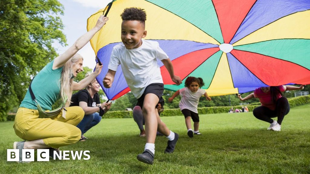 Warning summer childcare nearly £1,000 per child