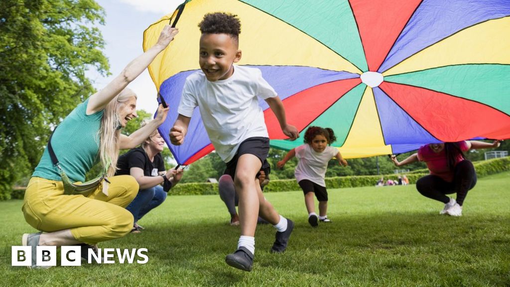 Warning summer childcare nearly £1,000 per child