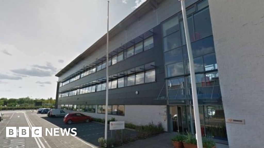 Dunbartonshire Council strike action called off following talks - BBC News