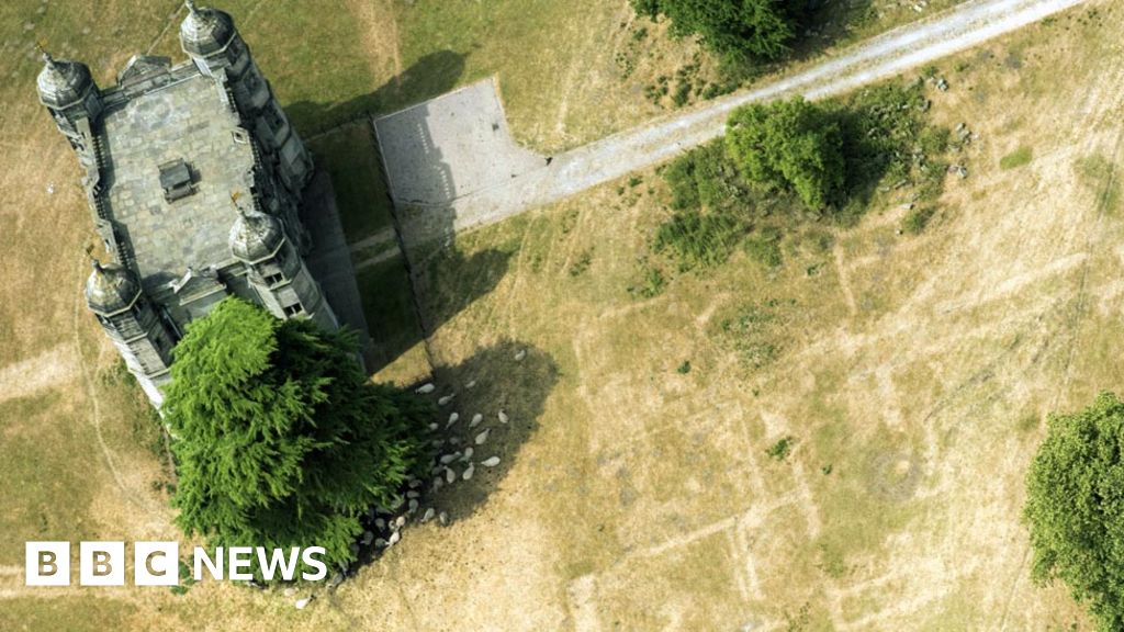 Heatwave reveals England's lost prehistoric sites 