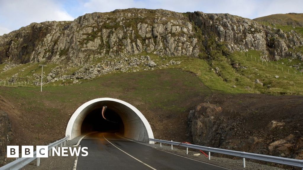Islanders on Mull 'need reliable ferries, not tunnels'