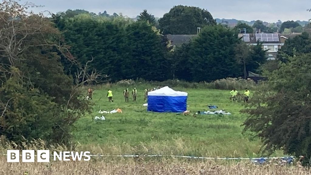 Pilot Died In Mid-air Gliding Competition Crash Over Melton Mowbray 