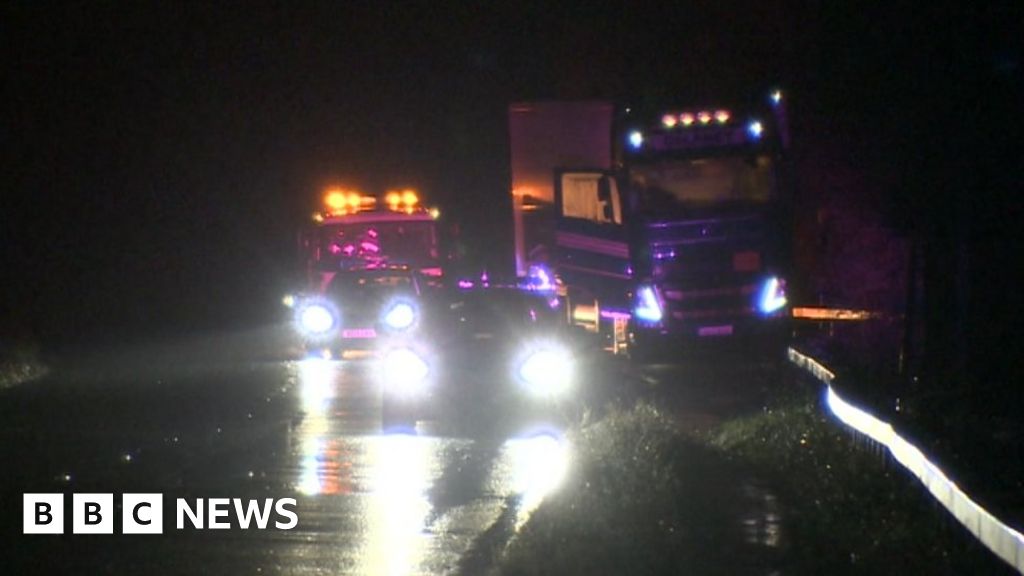 Lorry driver bailed carrying 15 suspected migrants in Chippenham