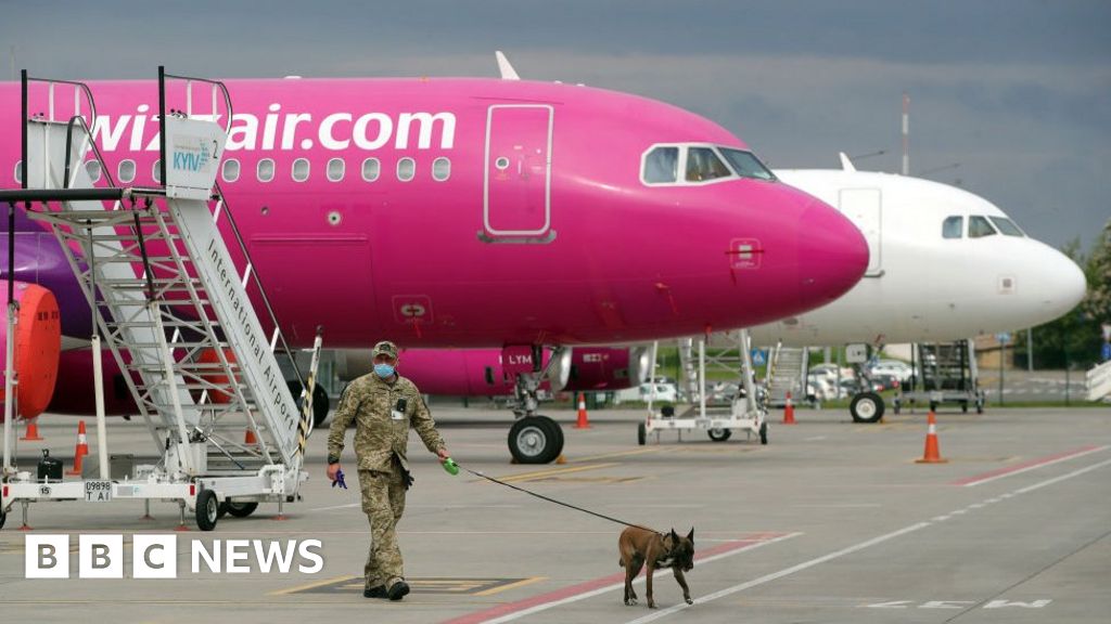 Ukraine vows to keep airspace open despite tensions