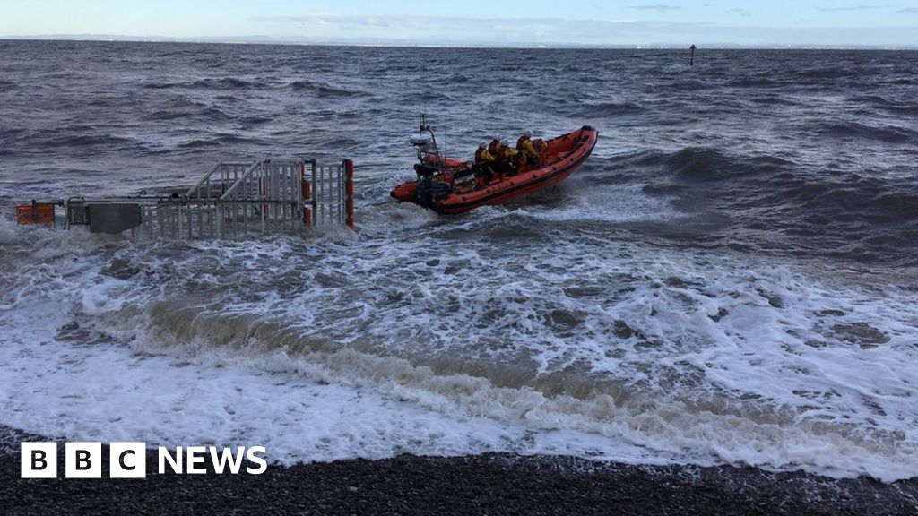 Russian sailors rescued after leaving ship to go drinking - BBC News