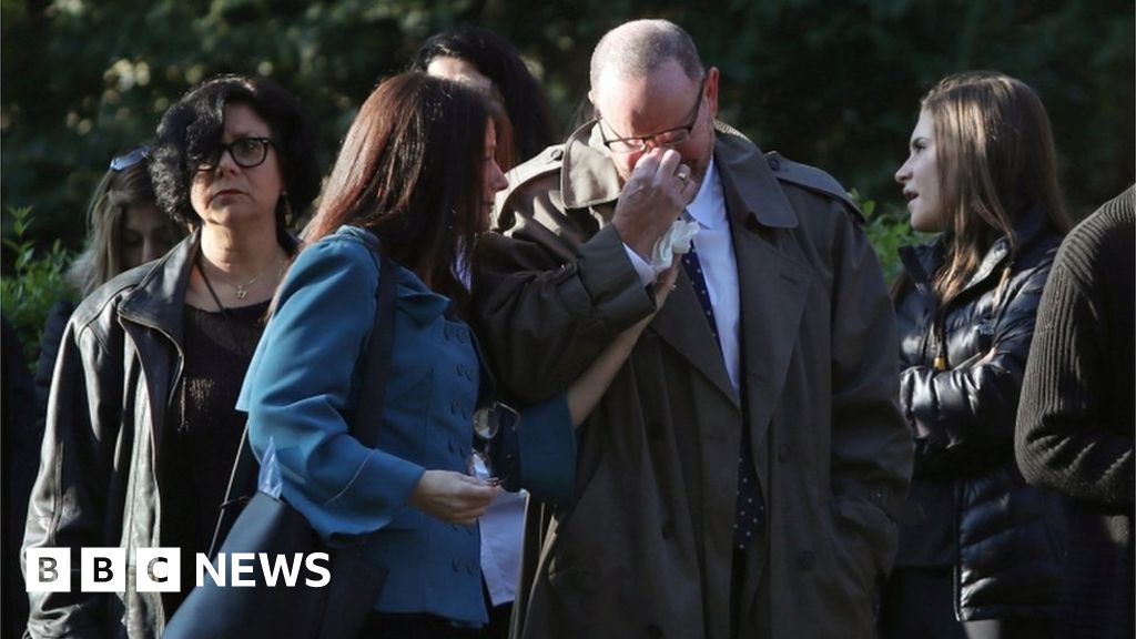 Pittsburgh shooting First of 11 funerals held for victims