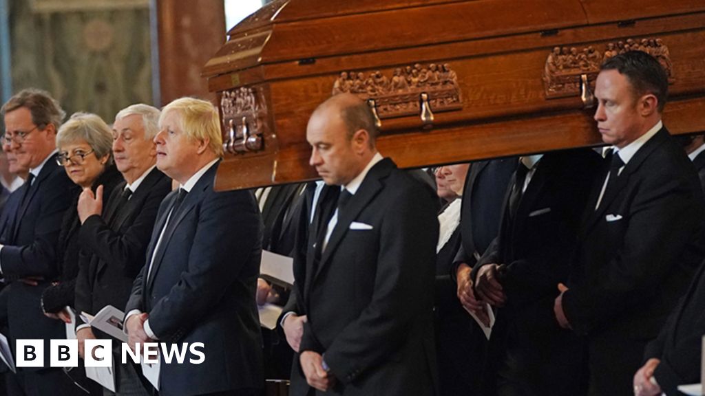 Sir David Amess: Funeral service takes place at Westminster Cathedral - BBC News