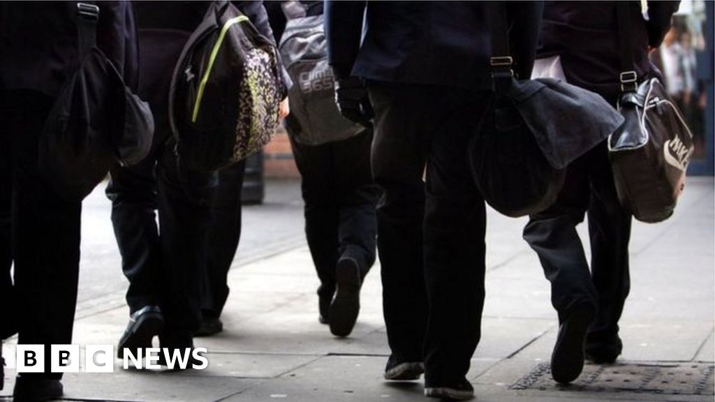 Northern Ireland: GCSEs to be based on teacher assessments