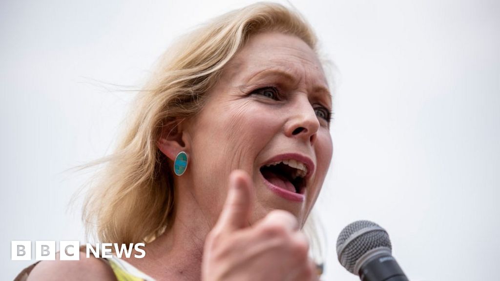 Kirsten Gillibrand drops out of US 2020 race