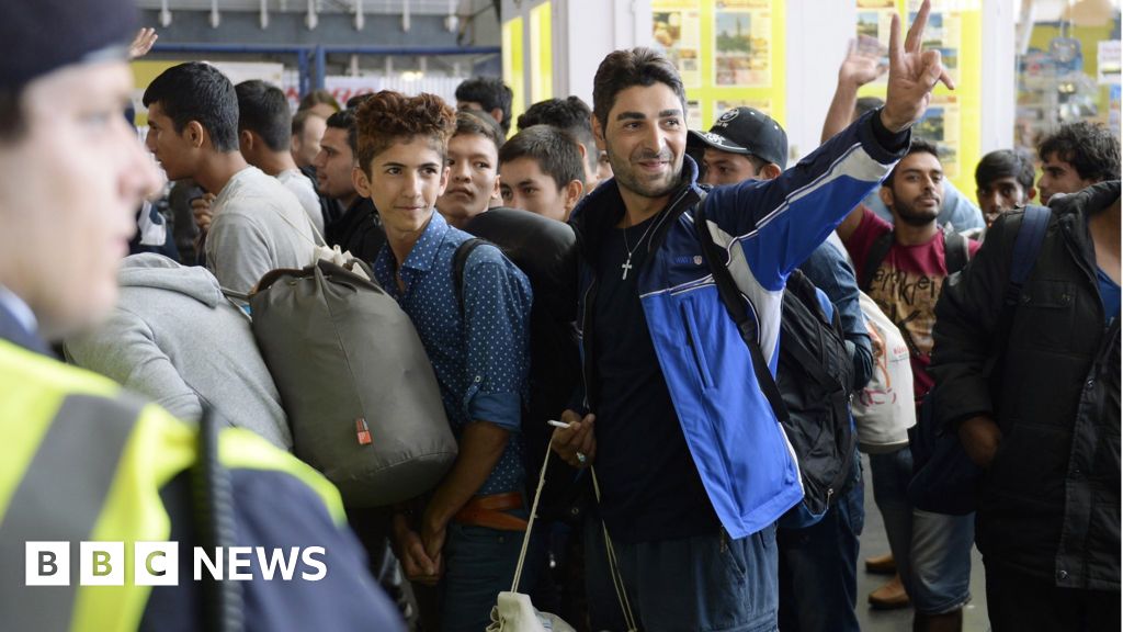 Migrants Reach Austria And Germany After Long Ordeal Bbc News 3159