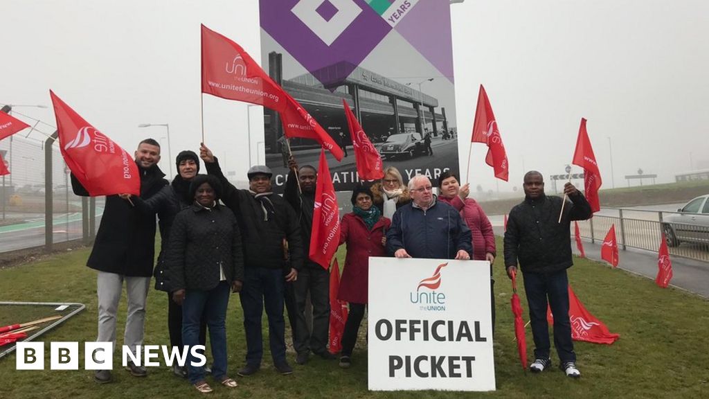 Luton Airport cleaners start weeklong walkout BBC News