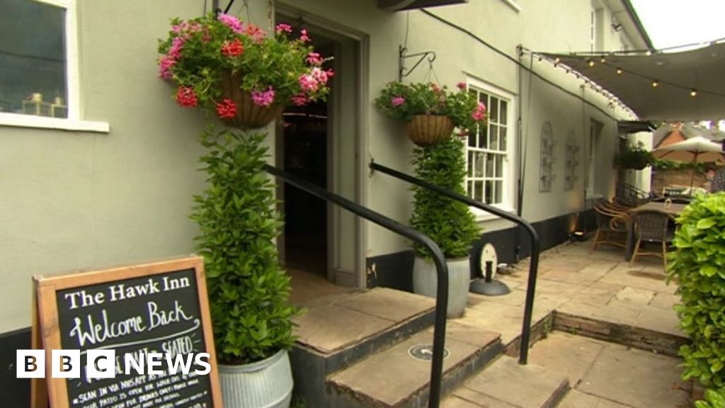 Amport village pub offers £100 voucher to get staff