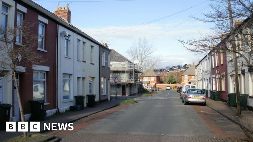 Newport Murder Inquiry: Two Men And A Teenager Arrested - BBC News