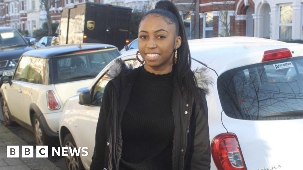 Coronavirus: New Avon sellers double during UK lockdown - BBC News