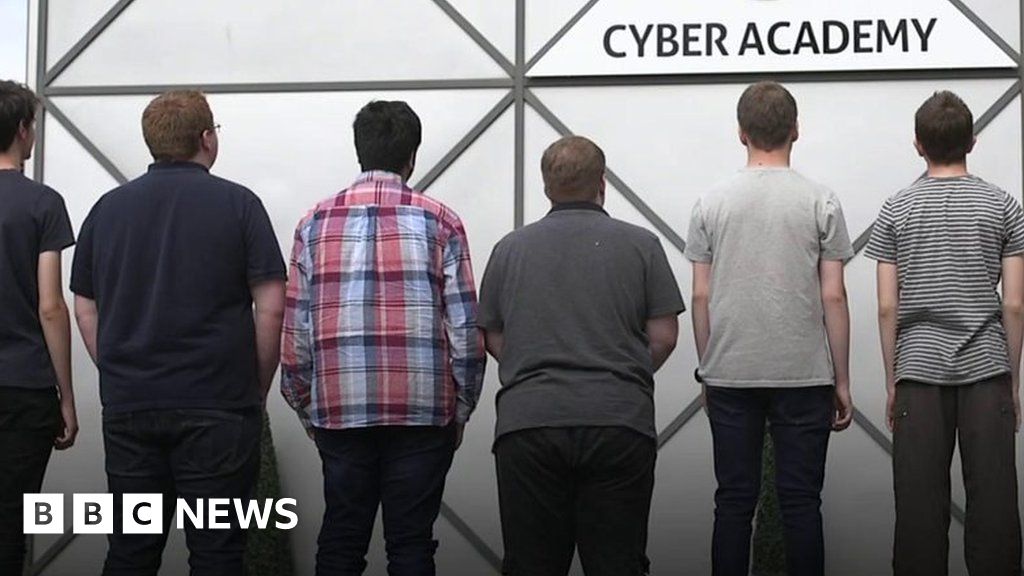 UK's first boot camp hopes to reform teenage hackers