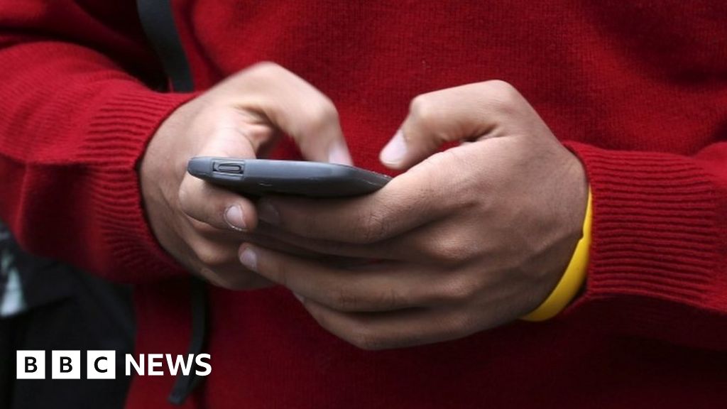 mobile-roaming-charges-cut-in-eu-by-up-to-75-bbc-news