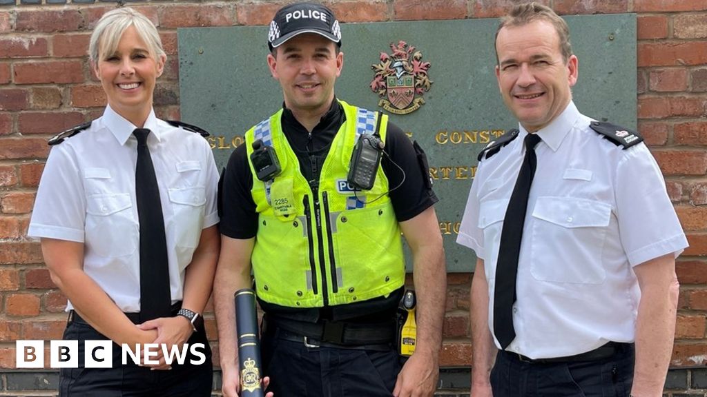 Gloucestershire policeman praised for saving man from blazing house