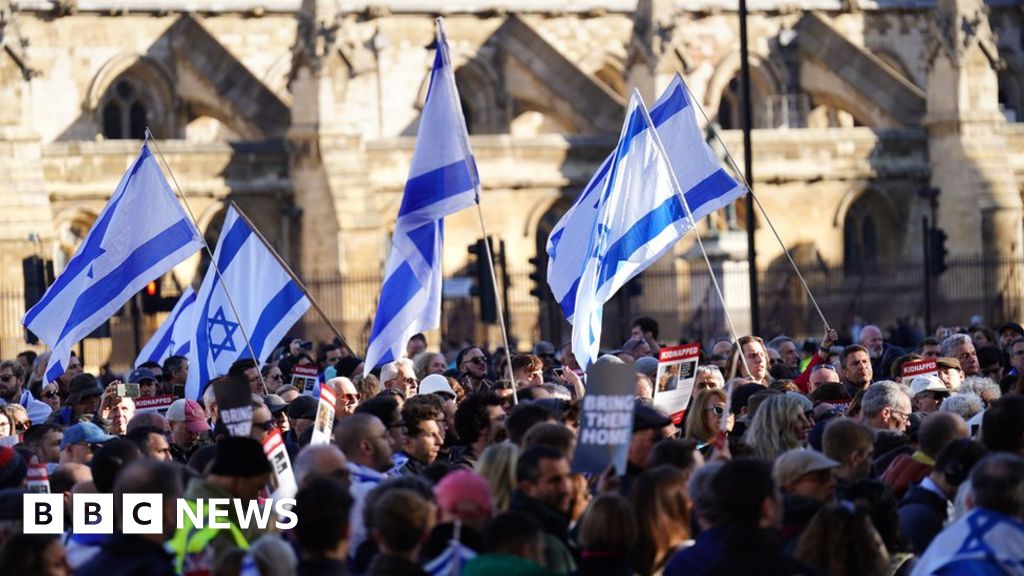 London vigil for victims of Hamas attack held