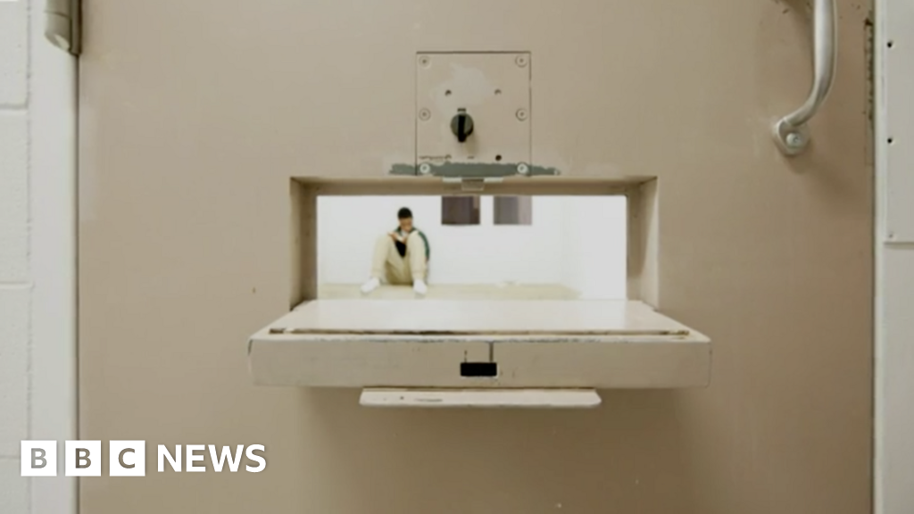 Solitary Confinement New York Bans Prison Isolation Over 15 Days Bbc News 