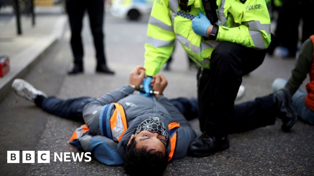 Government tries again to ban 'guerrilla' protests