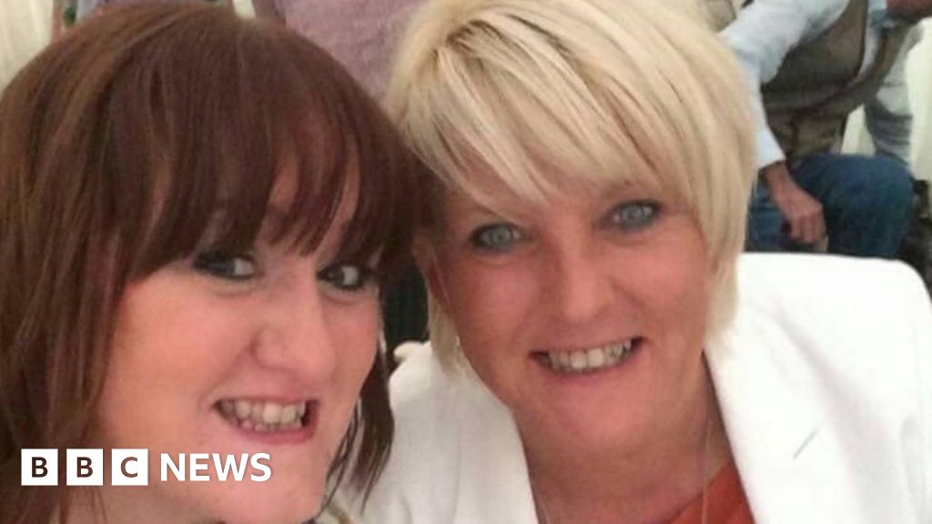 Daughter’s warning over cancer symptoms after mum’s death