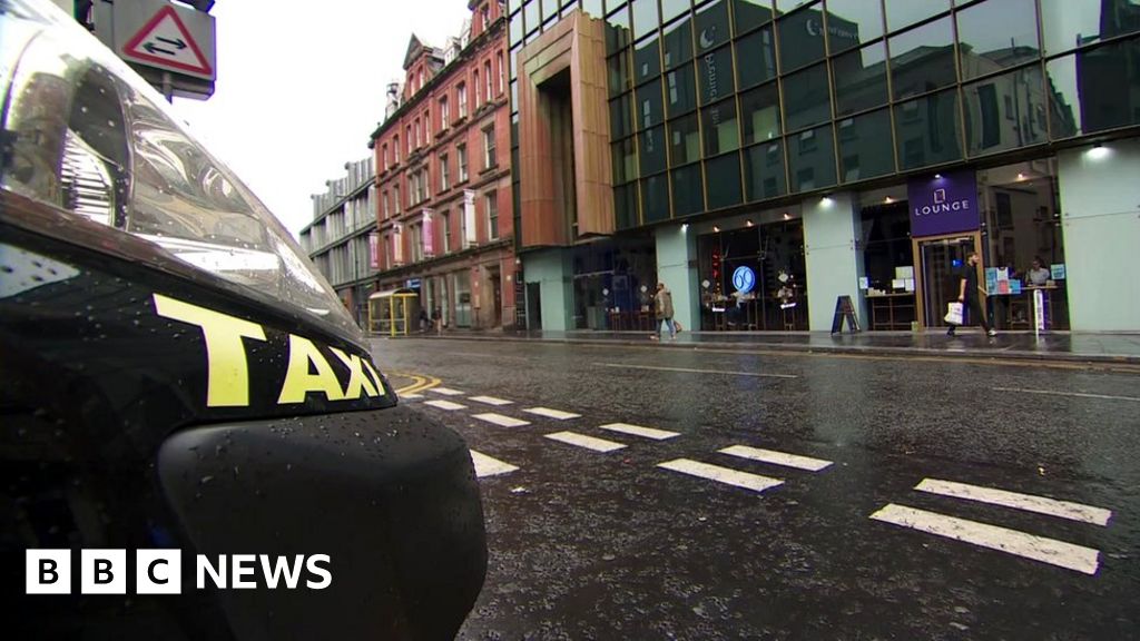 Liverpool taxi drivers to face random drug tests - BBC News