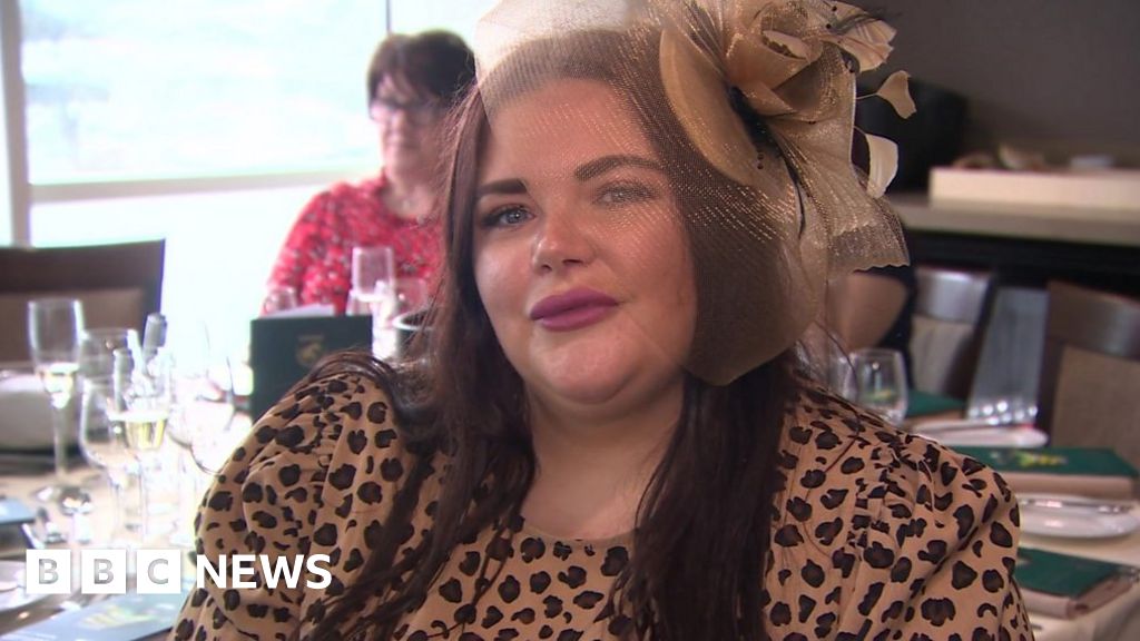 Grand National: Aintree celebrates tireless work of NHS heroes