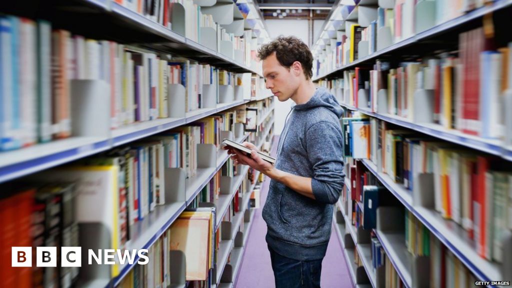 Wealthy students tighten grip on university places BBC News