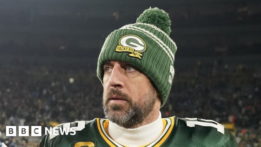 Le quart-arrière star Aaron Rodgers sort de la « sombre crise »