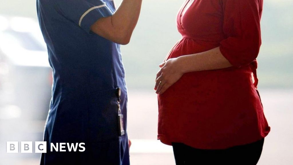 Home births at risk as midwife service collapses - BBC News