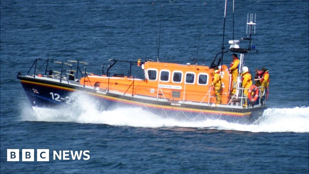 Isle of Man lifeboat crew rescues eight people within 24 hours - BBC News