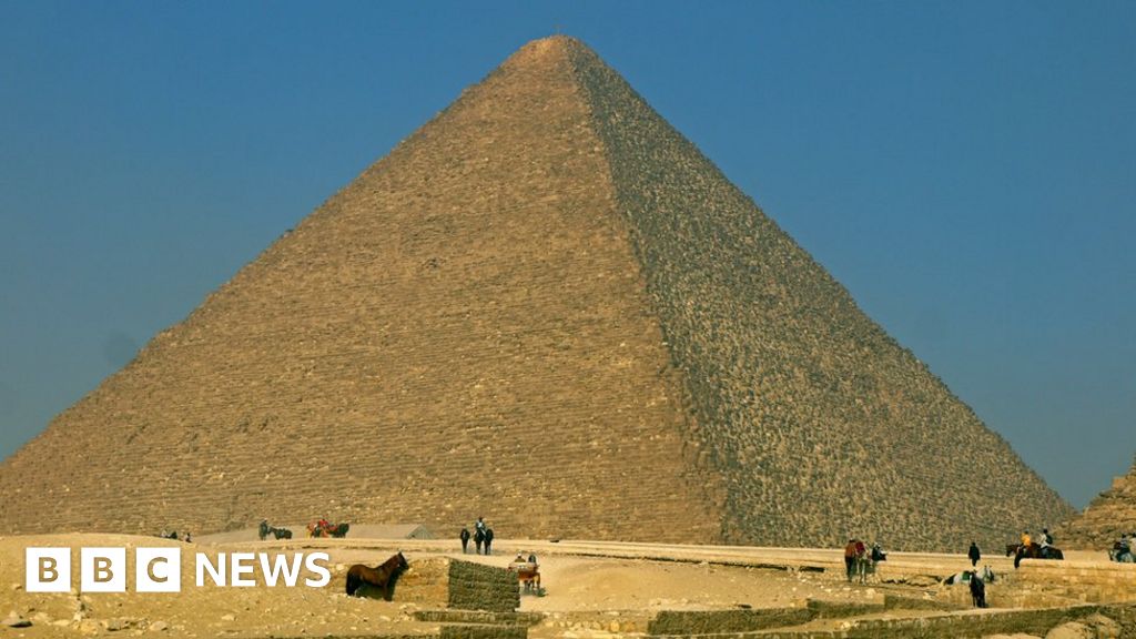 Big Void Identified In Khufu S Great Pyramid At Giza Bbc News