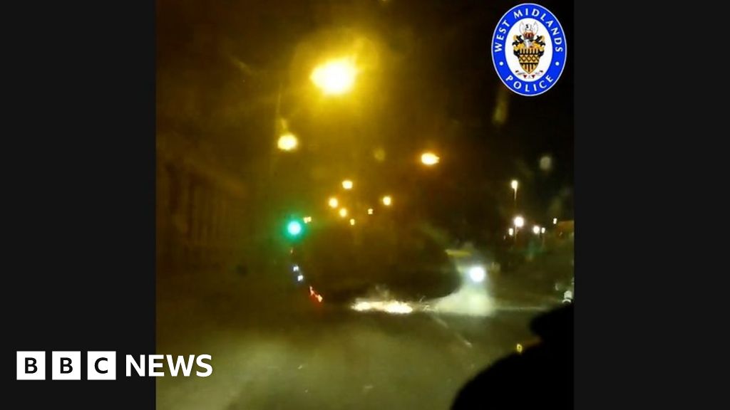 Dashcam footage shows 90mph head-on car crash in Birmingham