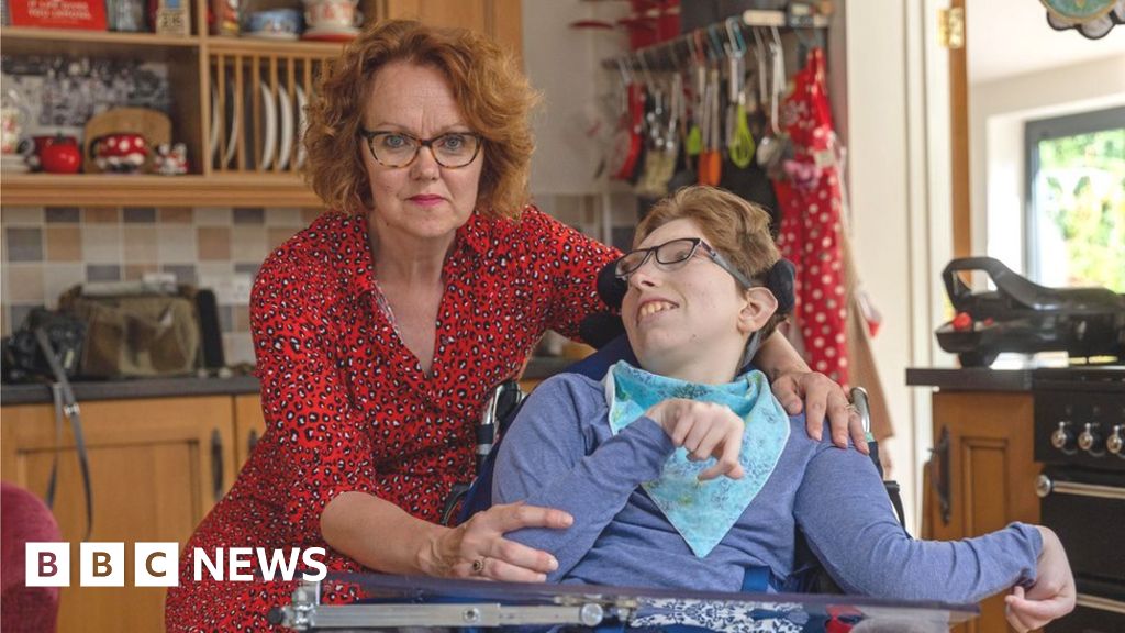 Family carers at risk of 'burn-out' amid calls for more respite - BBC News