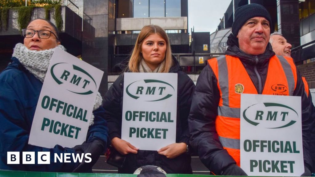 How close is the RMT union to Vladimir Putin's Russia?