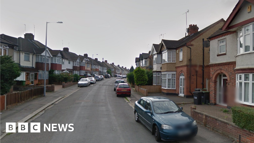 Luton shooting and stabbing Two charged BBC News