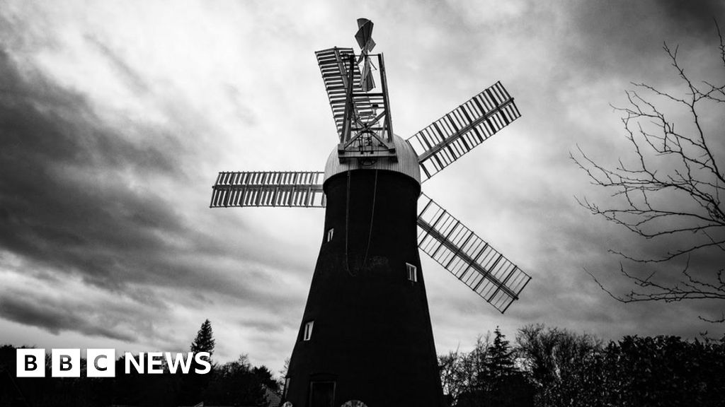 Queen Elizabeth II Holgate Windmill pays tribute to Queen