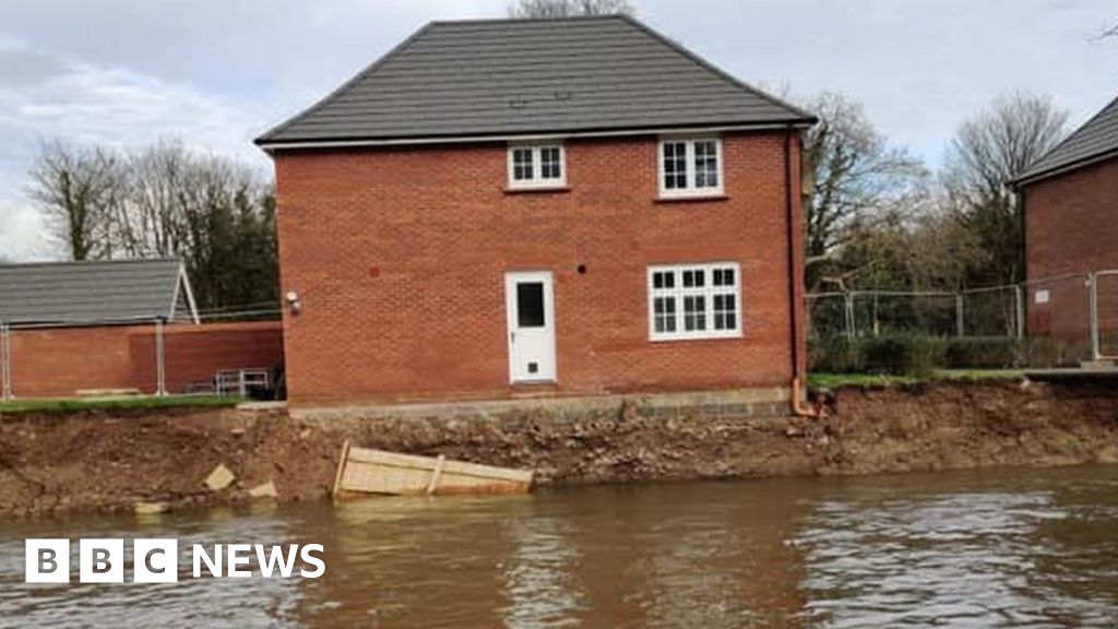 Flooding: Calls to stop building homes on flood plains