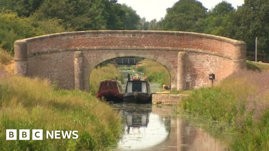 Disused Pocklington Canal Stretch Reopens For Anniversary - BBC News