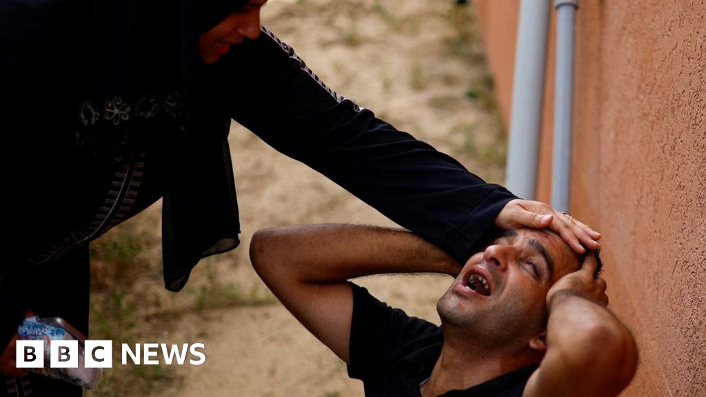 Повече от 100 палестинци са били убити при въздушни удари