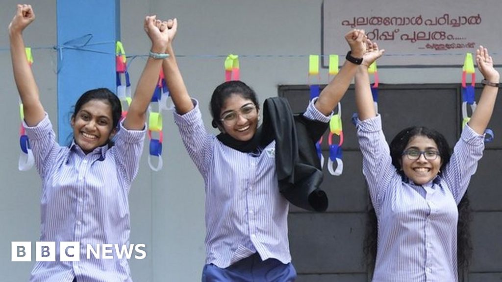 Www School Girls Xxx - Kerala school uniform: Why some Muslim groups are protesting - BBC News