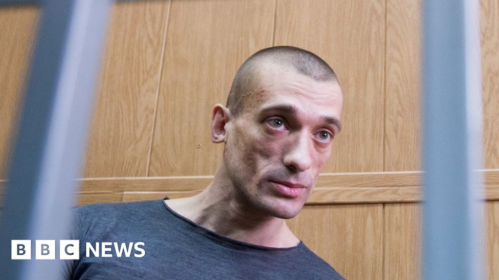 Russian Activist Pavlensky Guilty Over Tyre Burning