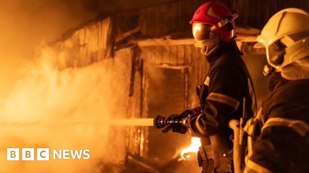 Kharkiv: Sete “queimados vivos” depois que drones russos atingiram um depósito de petróleo
